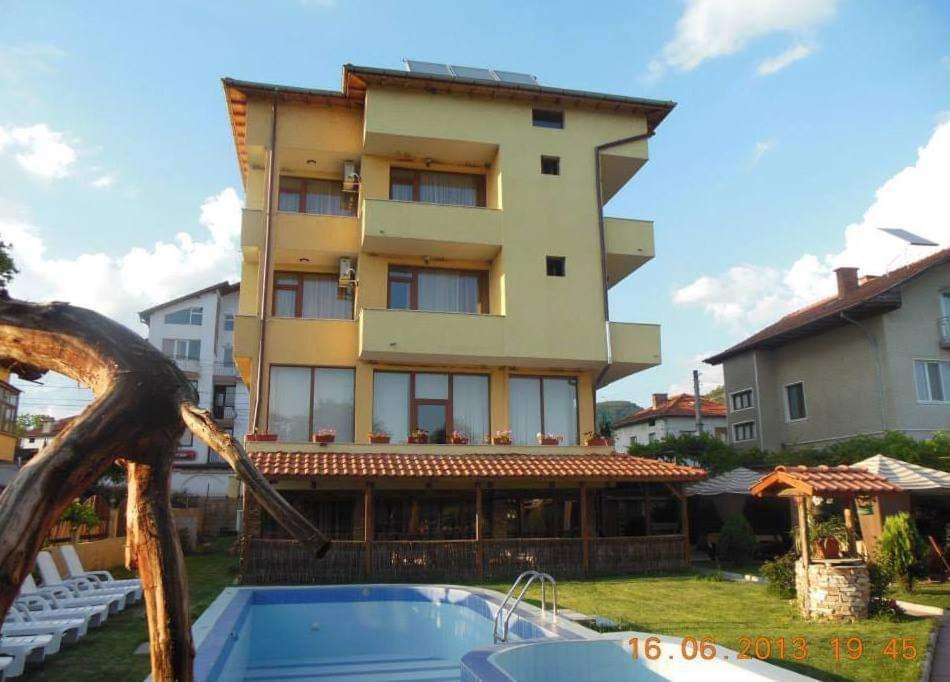 Sharkov Family Hotel Ogneanovo Exterior foto